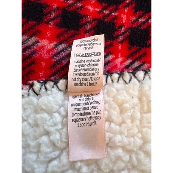 Victorias Secret Red Plaid Sherpa Throw Blanket 50" X 60" 100% Recycled Polyeste - Picture 5 of 5